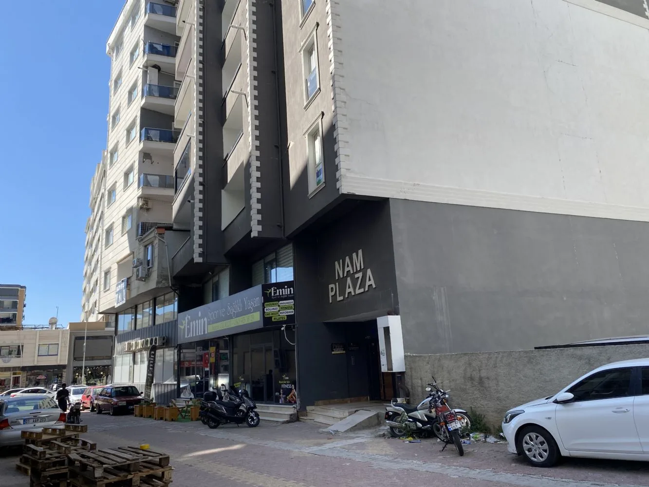 DÜZİÇİNDE İYİLER PLASTİK KARŞISINDA 1+1 FİYATINA 3+1